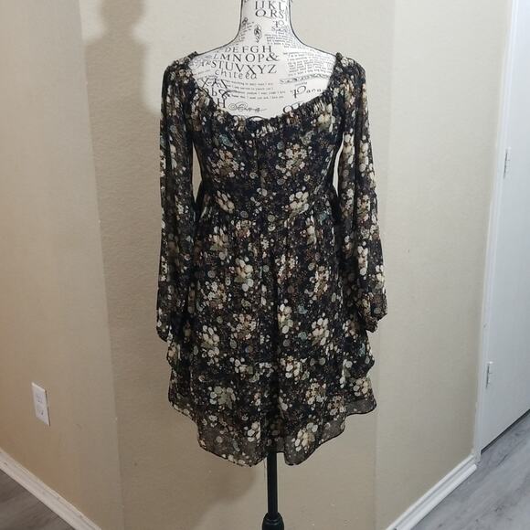 WAYF dress size small - Picture 2 of 8